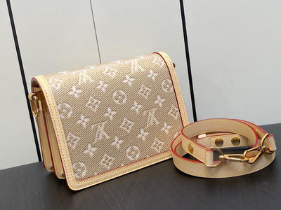 Lou*s Vuitt*n lv dauphine monogram like auth handbags 20x15x9cm - image 3