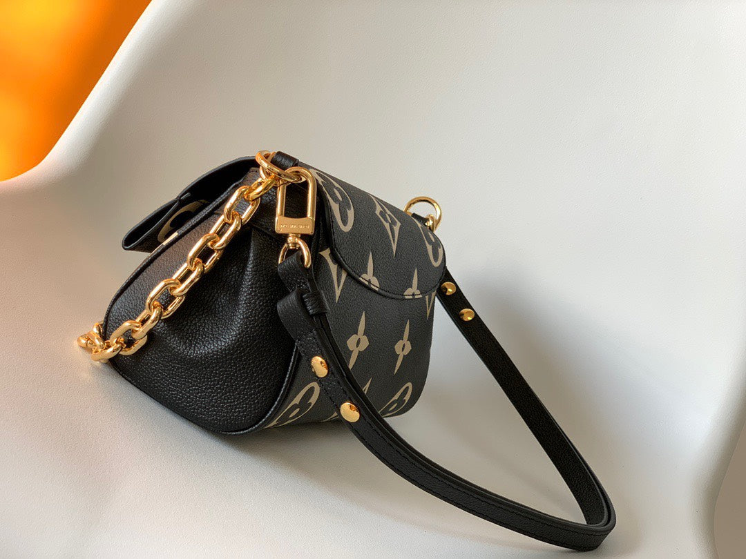 Lou*s Vuitt*n lv favorite black handbags 24x14cm - image 2