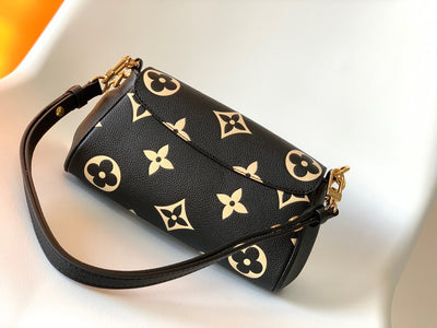 Lou*s Vuitt*n lv favorite black handbags 24x14cm - image 3
