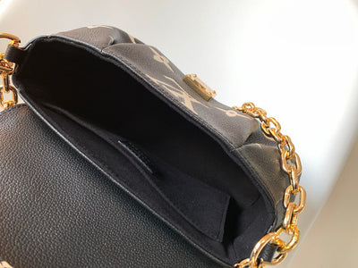 Lou*s Vuitt*n lv favorite black handbags 24x14cm - image 4