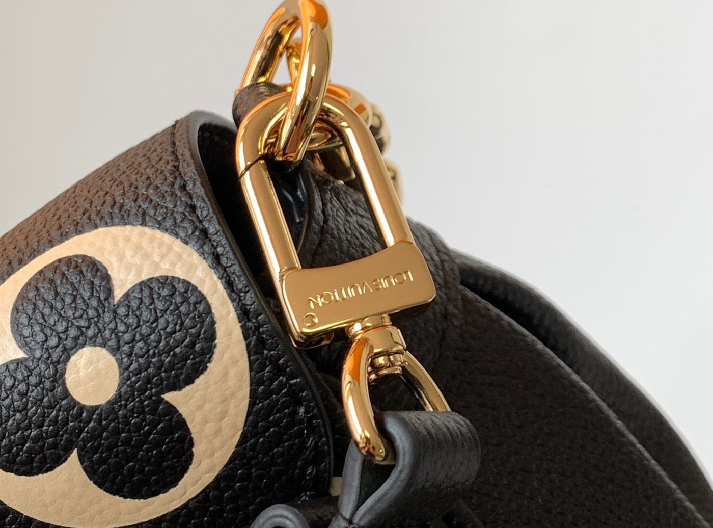 Lou*s Vuitt*n lv favorite black handbags 24x14cm - image 5