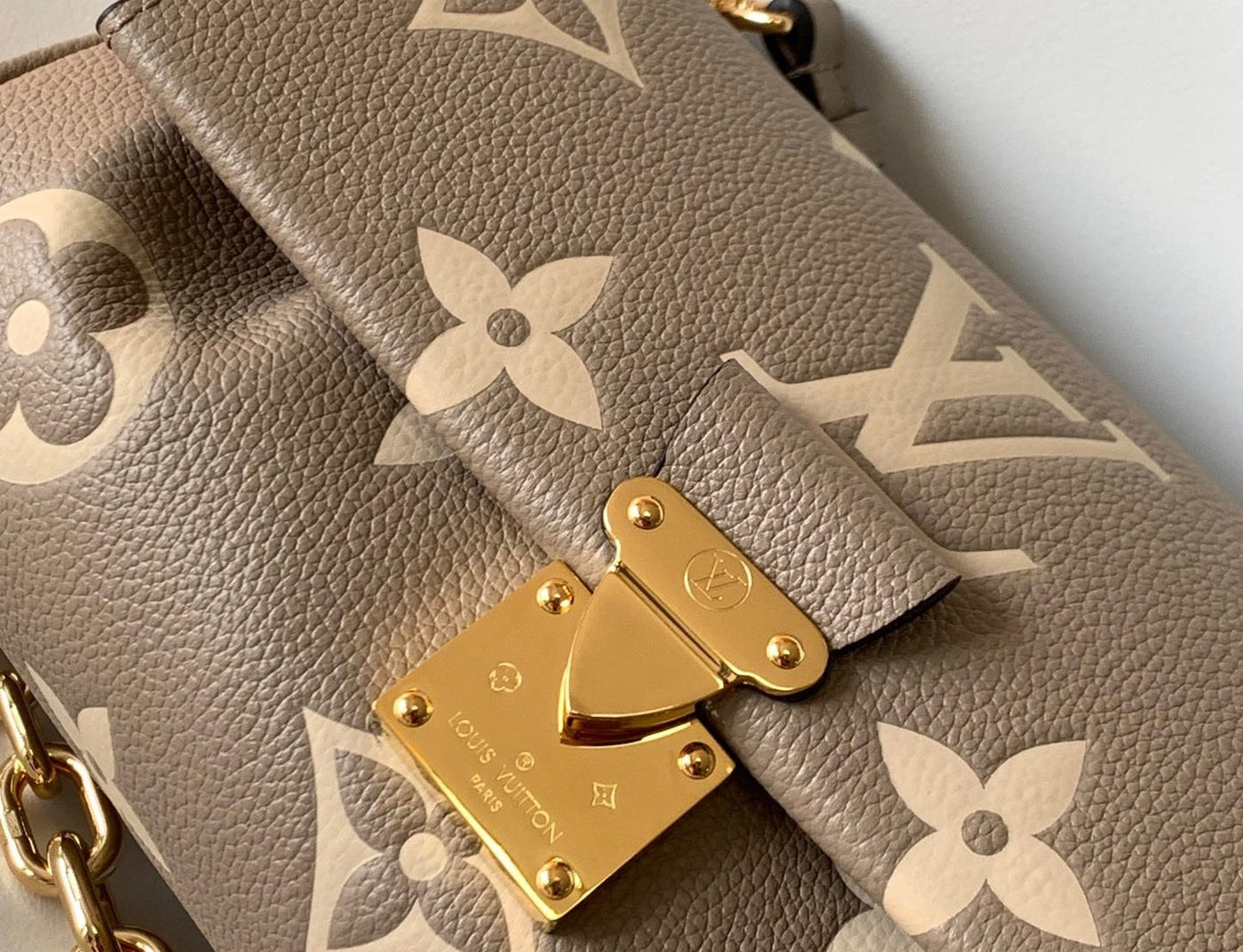 Lou*s Vuitt*n lv favorite brown like auth handbags lock gold 24x14cm - image 9