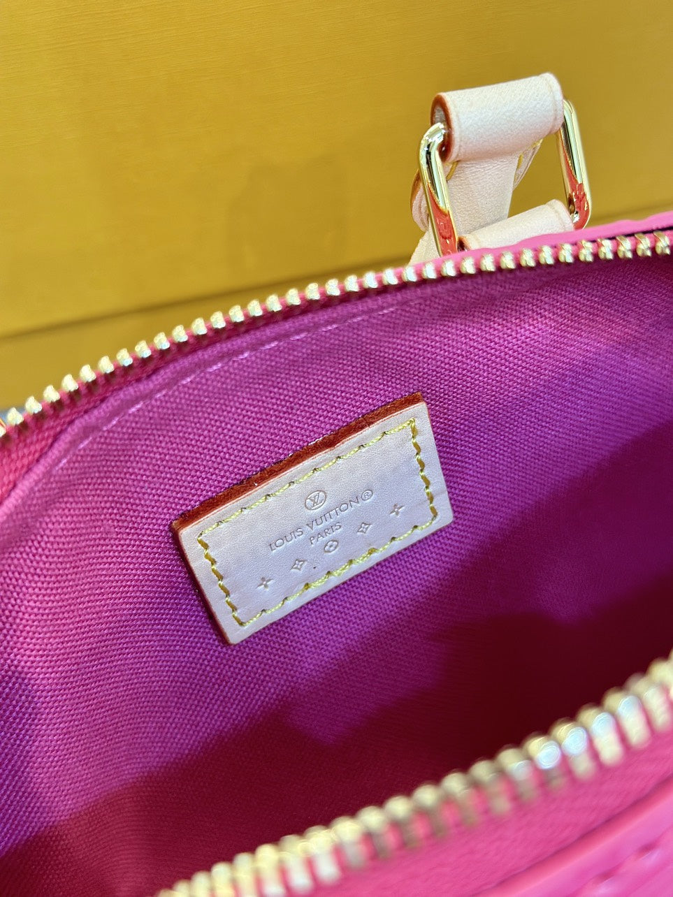 Lou*s Vuitt*n lv nano speedy pink shiny leather handbags 16x10x7,5cm - image 2