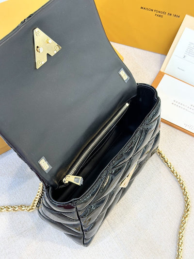 Lou*s Vuitt*n lv twist women’s handbag glossy black like auth 23cm - image 3