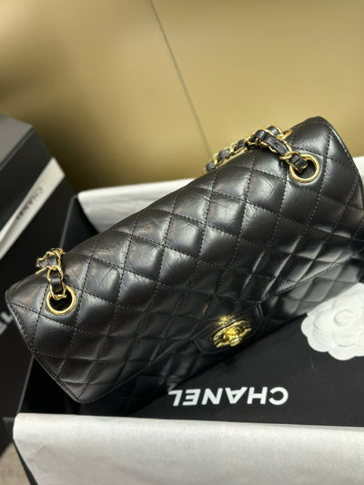 Chan*l classic lock gold with black wrinkled skin like auth handbags 25cm - image 2