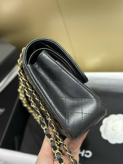 Chan*l classic lock gold with black wrinkled skin like auth handbags 25cm - image 4