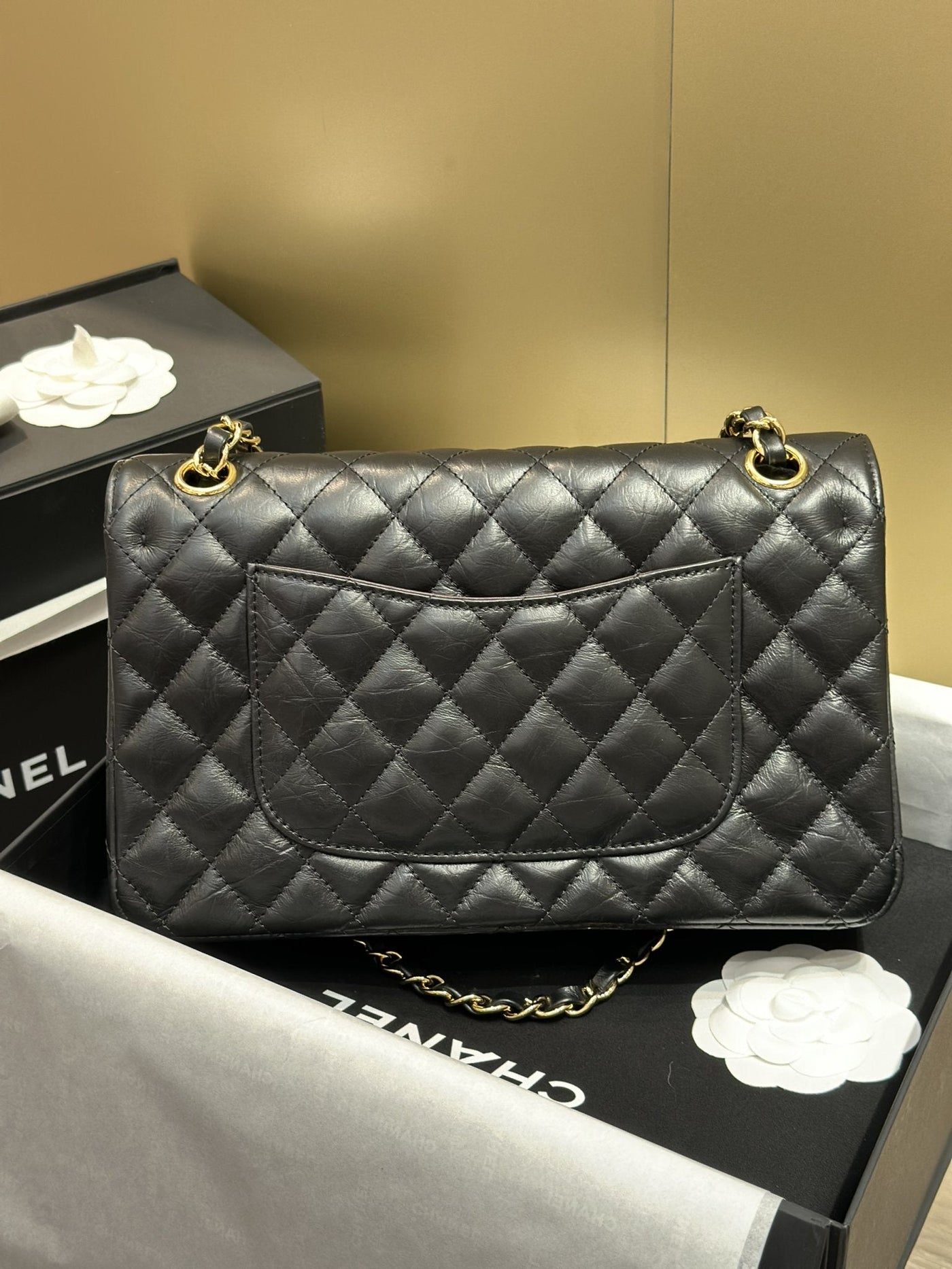 Chan*l classic lock gold with black wrinkled skin like auth handbags 25cm - image 5