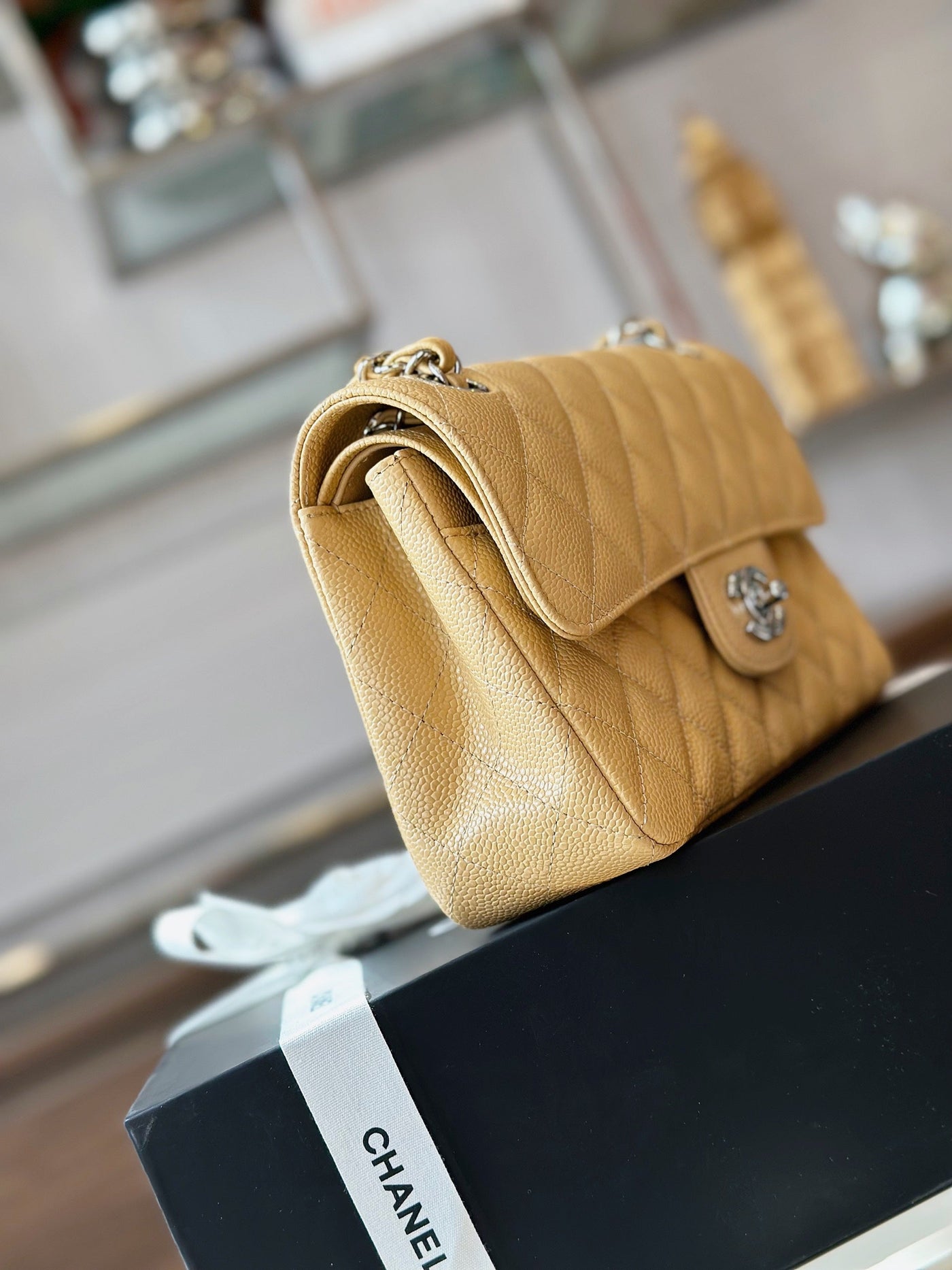Chan*l classic like auth handbags beige leather with lizard skin 23cm - image 4