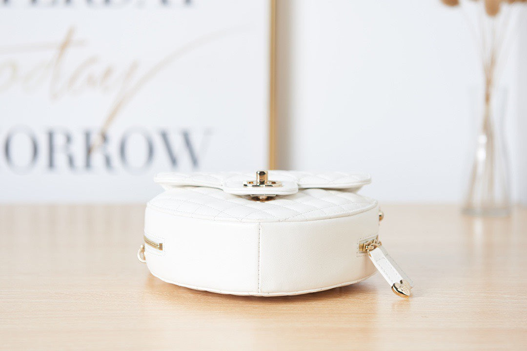 Chan*l the one like auth handbags smooth leather heart-pattern milk lock gold 16.5x18x6.5cm - image 3