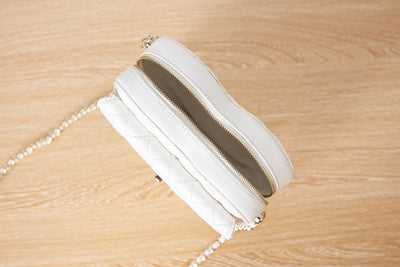 Chan*l the one like auth handbags smooth leather heart-pattern milk lock gold 16.5x18x6.5cm - image 4