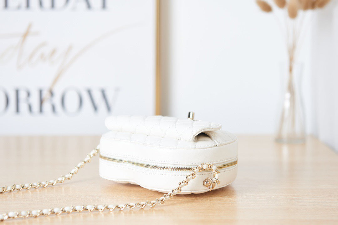 Chan*l the one like auth handbags smooth leather heart-pattern milk lock gold 16.5x18x6.5cm - image 6