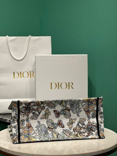 Di*r book tote super quality women’s handbag embroidered fabric size 36cm - image 4