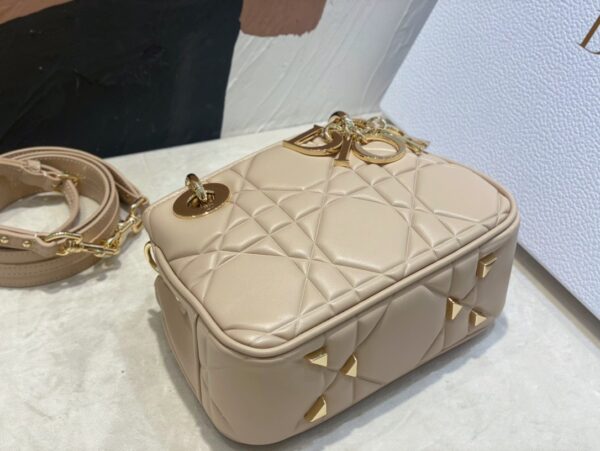 Di*r lady women’s handbag beige super smooth leather 20x13x8cm - image 2