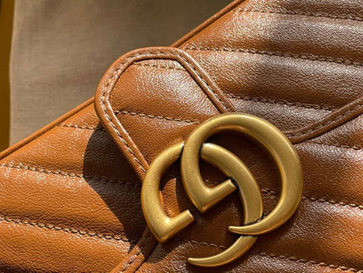 Guc*i marmont women’s handbag super brown smooth leather 22cm - image 2