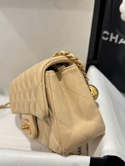 Chan*l classic bell bag 11 handbags beige leather lock gold 20cm - image 3