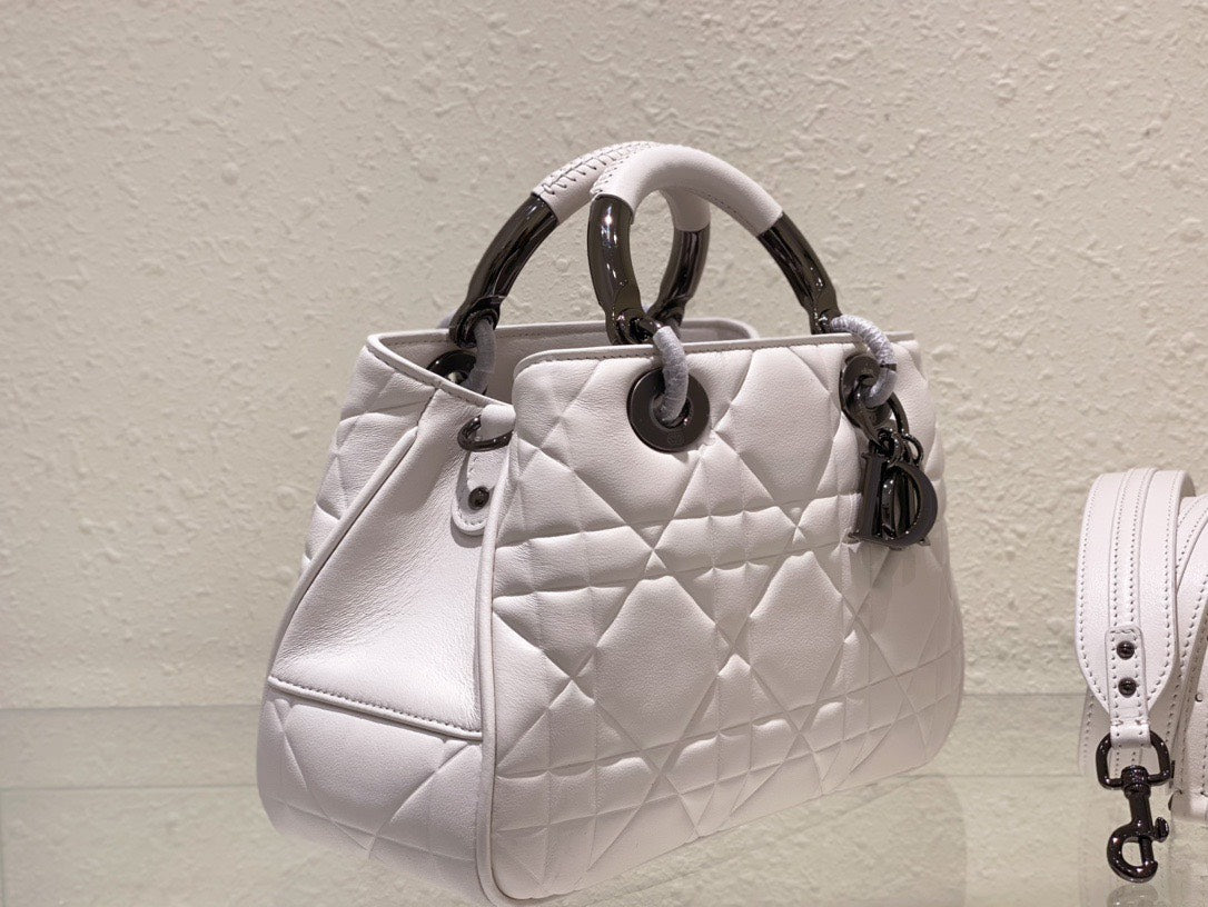 Di*r lady luxury branded women’s handbag light purple 24x18cm - image 4