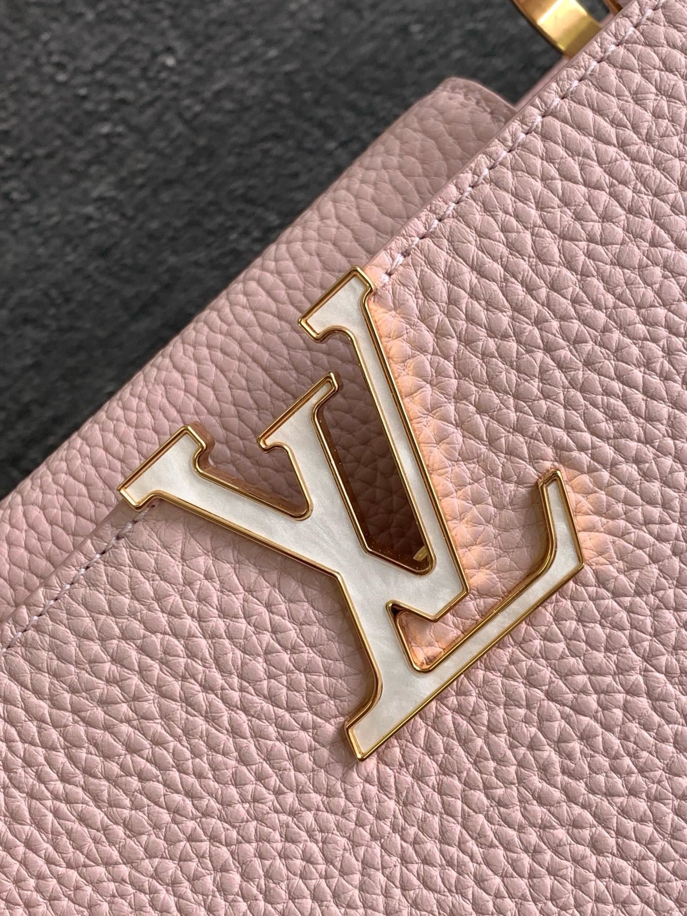Lou*s Vuitt*n lv capucines bb pink handbags lock gold 27x18x9cm - image 6