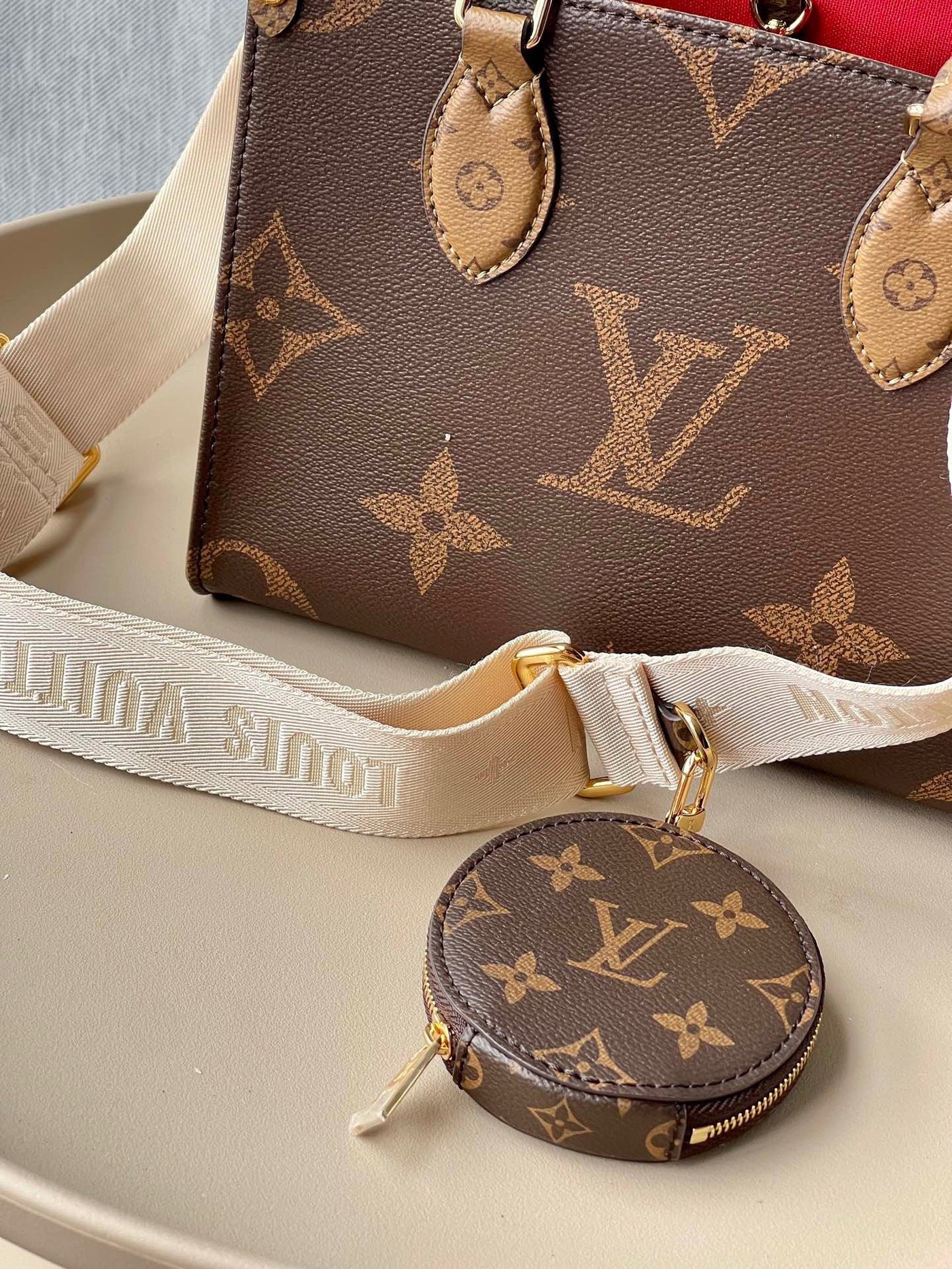 Lou*s Vuitt*n lv on the go like auth handbags lv pattern 25x19x11.5cm - image 6