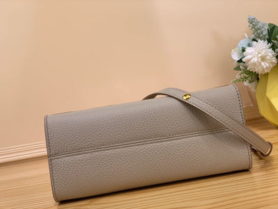 Lou*s Vuitt*n lv twist handle like auth lock gold handbags 17x25x11cm - image 3
