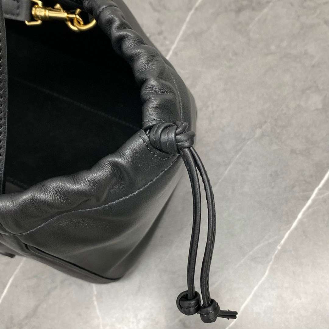 Cel*ne cabas black handbag soft leather 22x17x15cm - image 3
