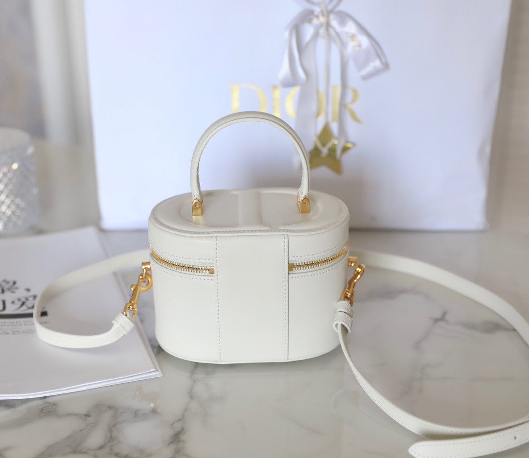 Di*r travel white women’s handbag super quality 20x12x14 - image 3