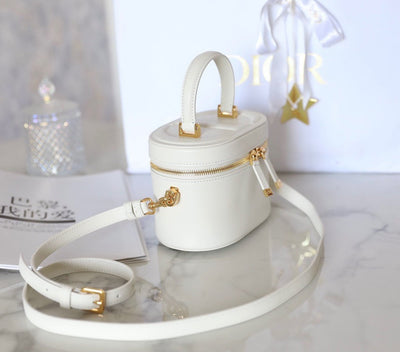 Di*r travel white women’s handbag super quality 20x12x14 - image 4