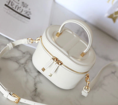 Di*r travel white women’s handbag super quality 20x12x14 - image 5