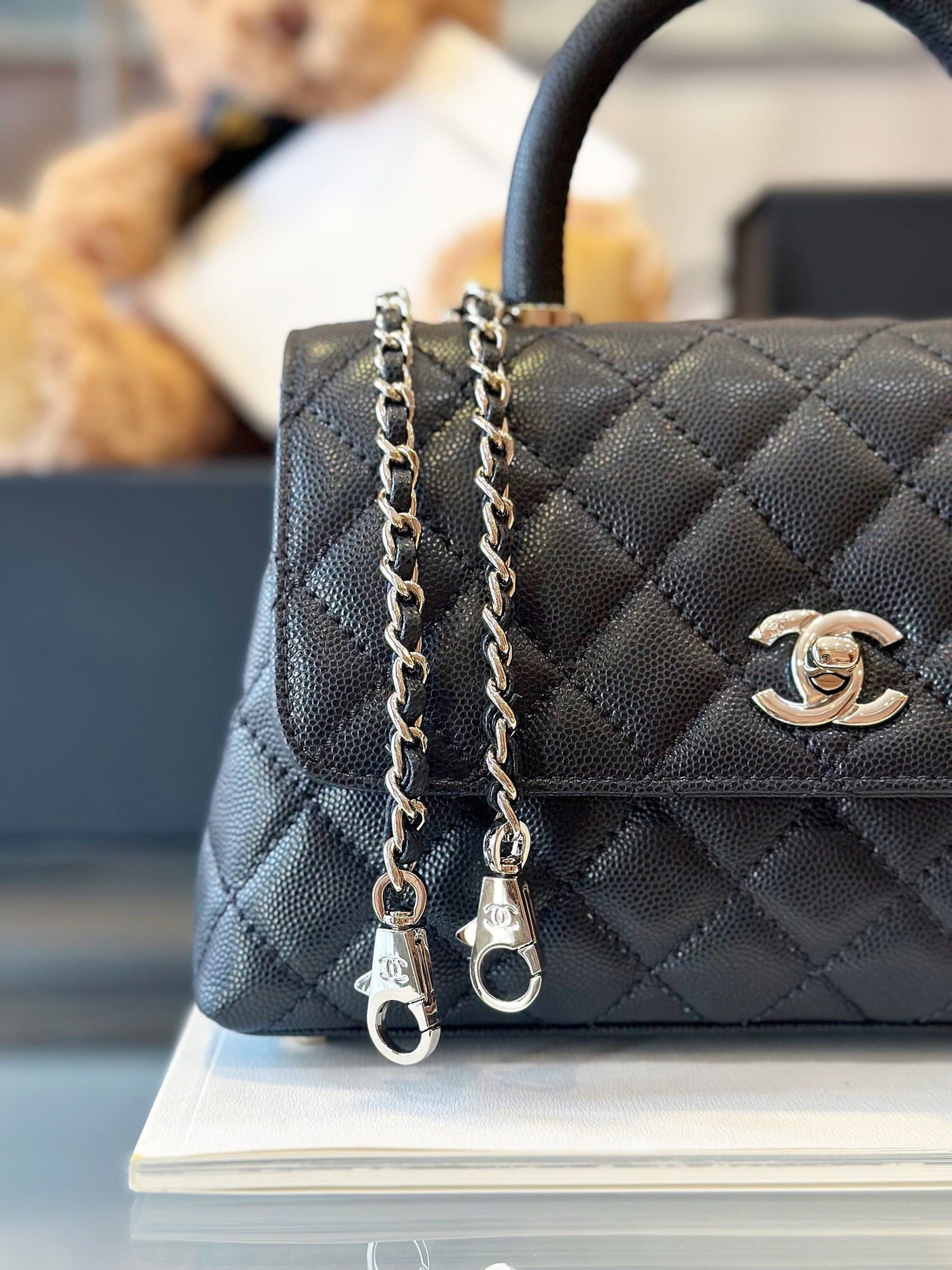 Chan*l coco handbag leather black with silver lock 23cm - image 4