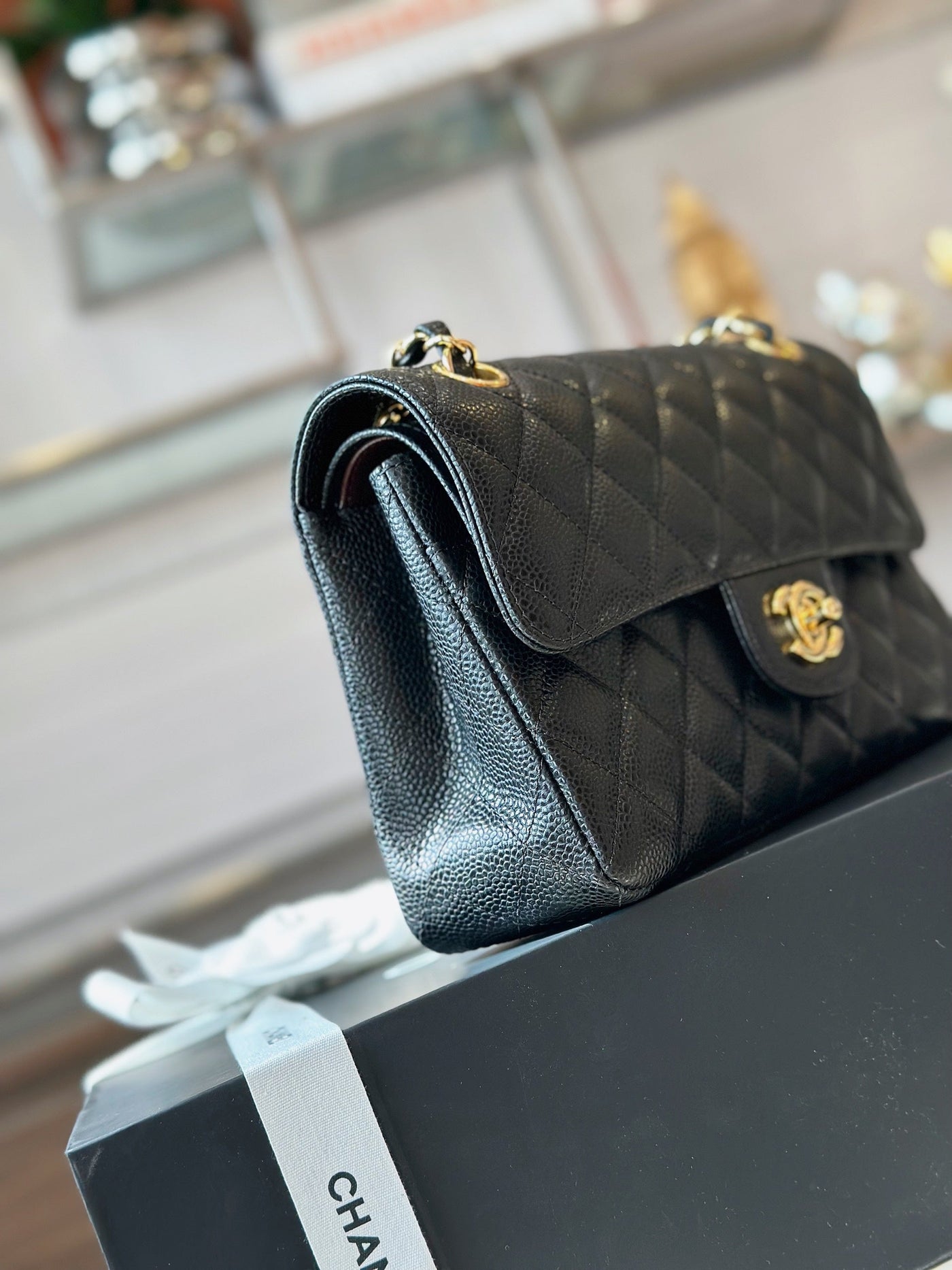 Chan*l classic handbags with lock gold black leather 23cm - image 2