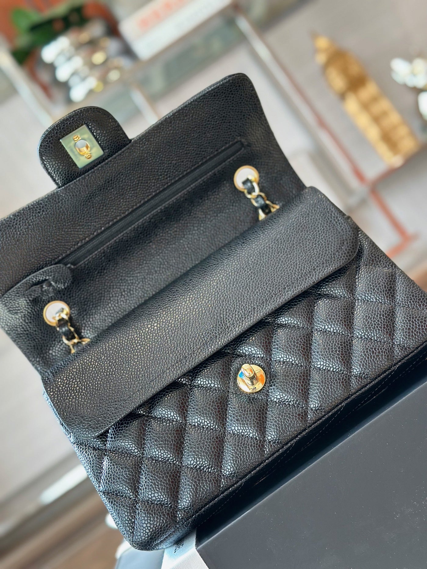 Chan*l classic handbags with lock gold black leather 23cm - image 7