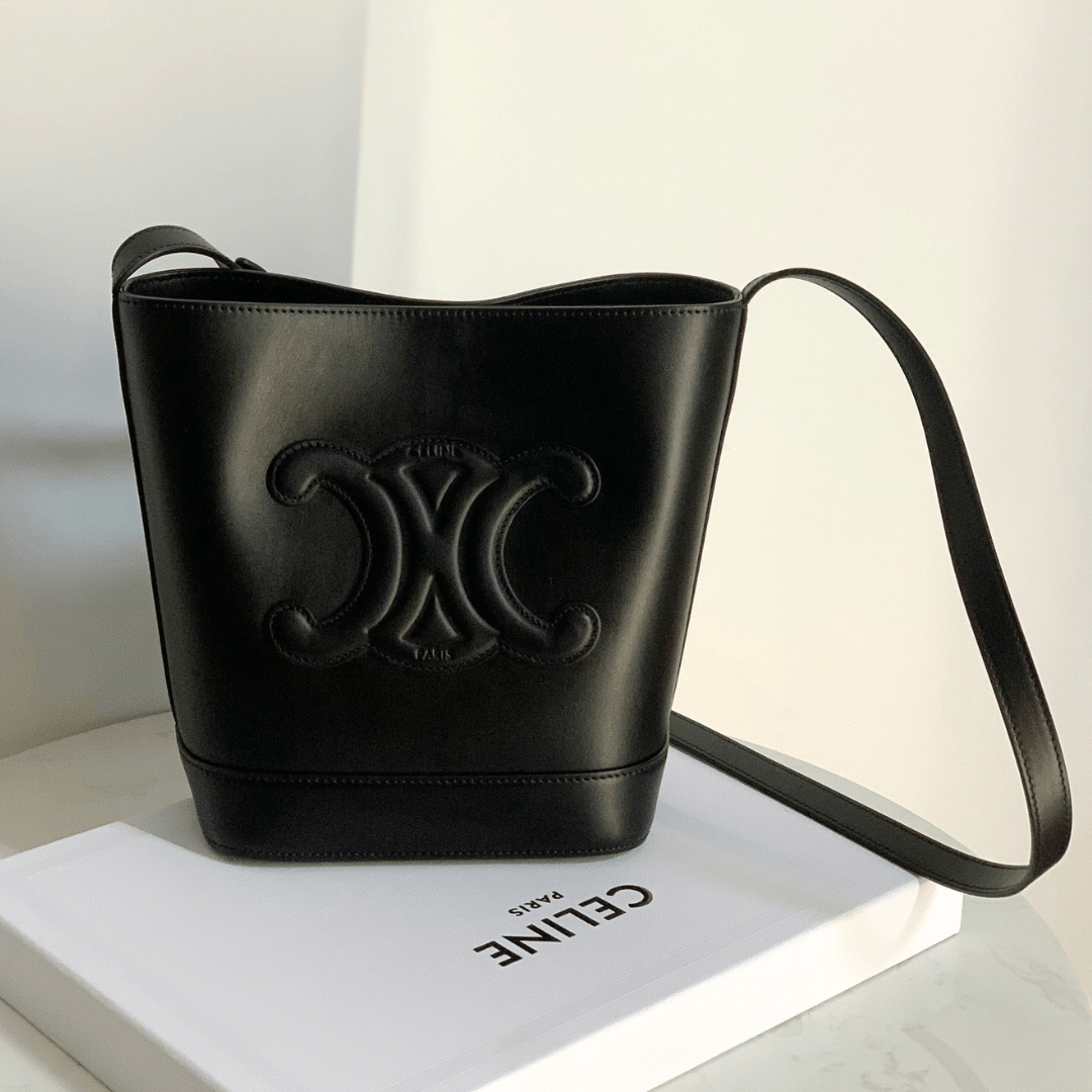 Cel*ne small bucket cuir triomphe handbag black bucket shape 30x22x12cm - main image