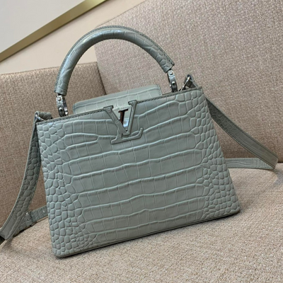 Lou*s Vuitt*n lv capucines bb gray crocodile leather handbag like auth 21cm - main image