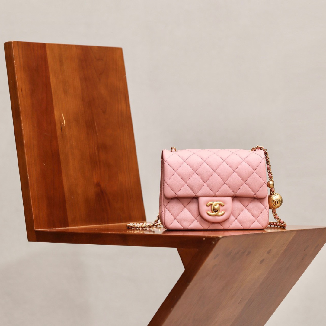Chan*l classic woman’s 11 handbag pink with bag handle bell 18cm - main image