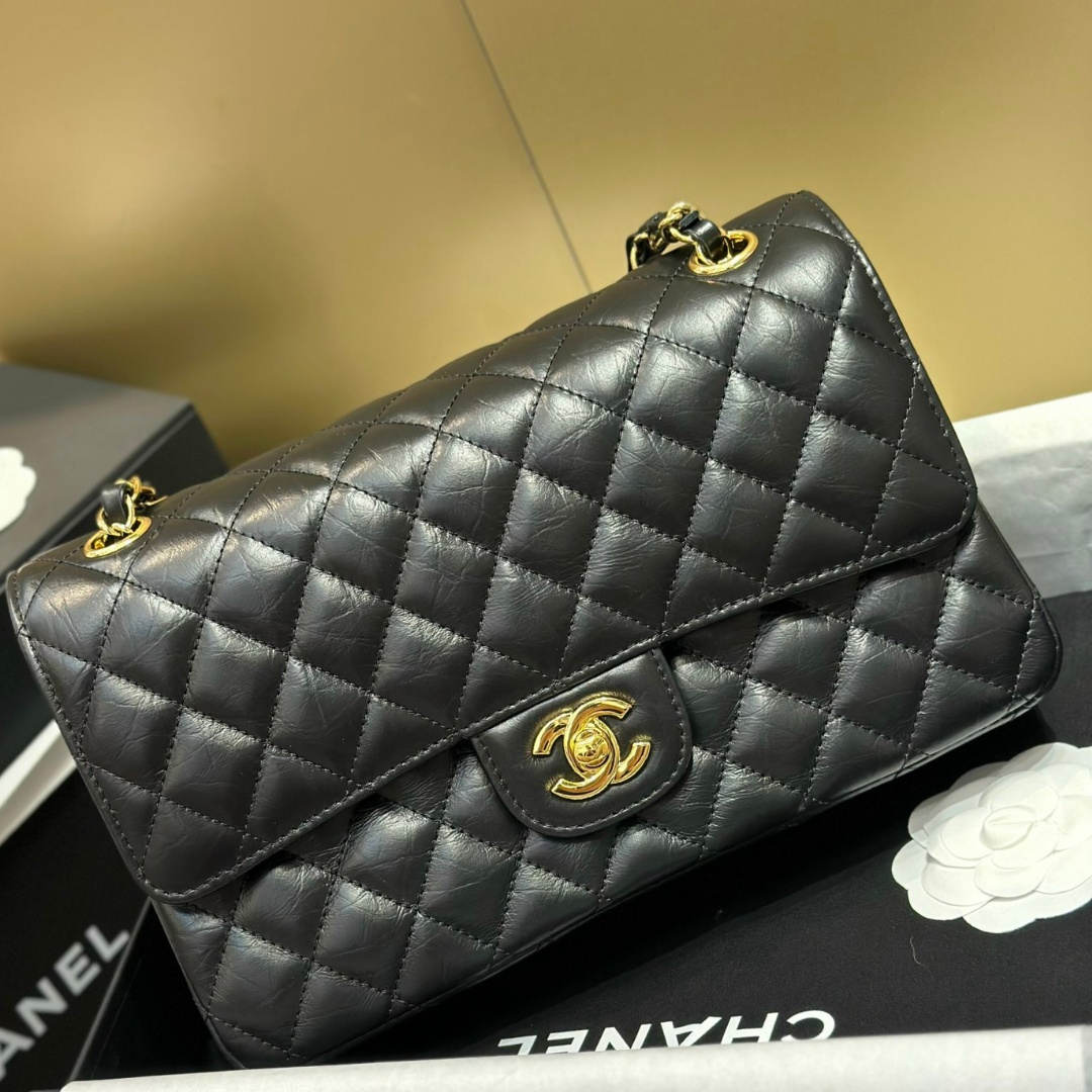 Chan*l classic lock gold with black wrinkled skin like auth handbags 25cm - main image