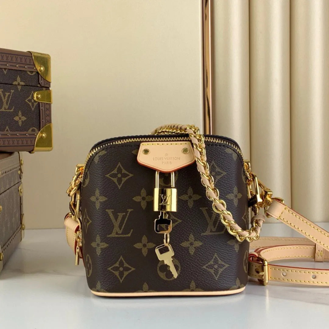 Lou*s Vuitt*n monogram pattern super premium handbag 14x13x11cm - main image