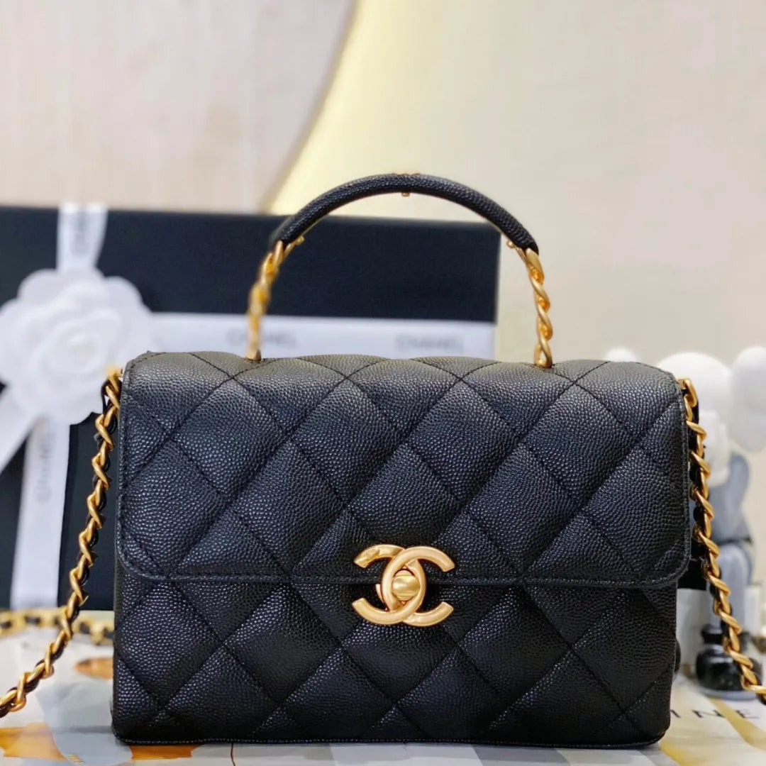 Chan*l handle woman’s black leather handbags pebbled leather 19cm - main image