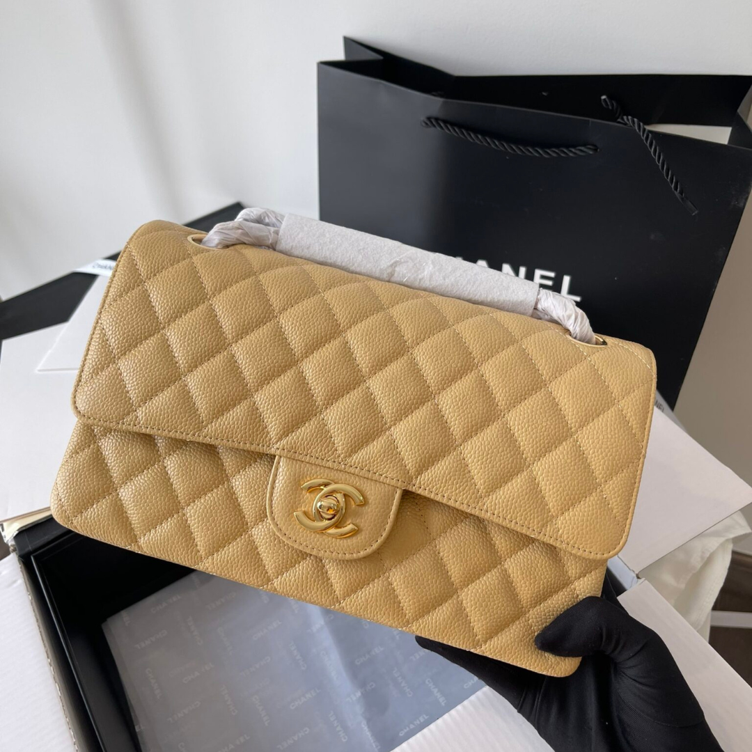 Chan*l medium classic hangdbags cowhide yellow 25.5cm - main image