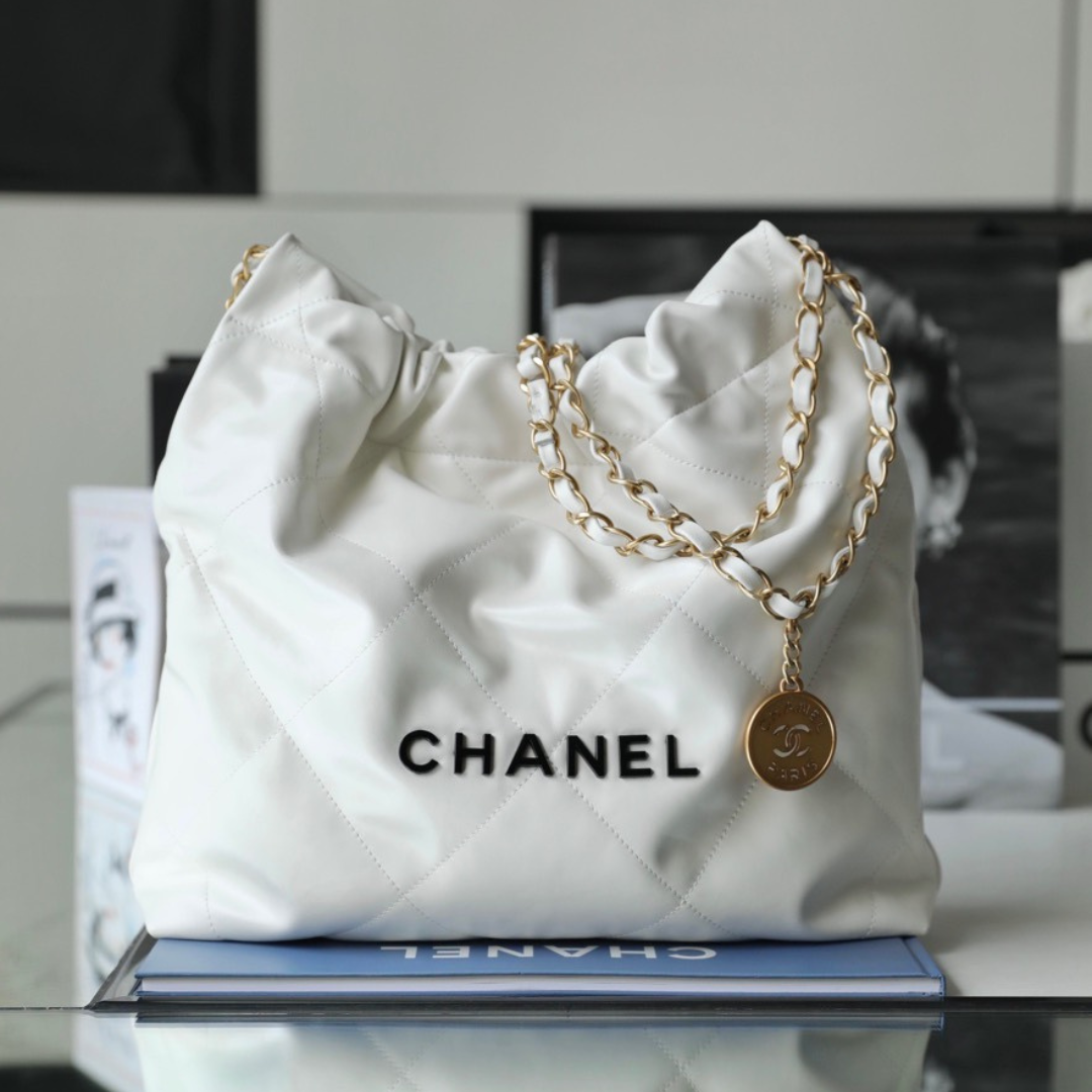 Chan*l 11 handbag 22 shopping woman’s white smooth leather 35cm - main image