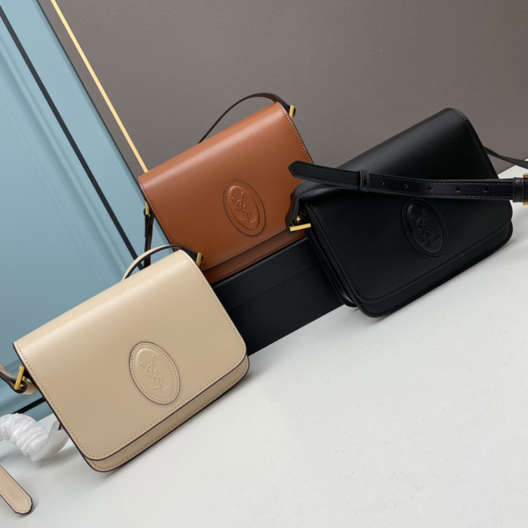 saint laurent le 61 saddle shoulder bag in calfskin - main image