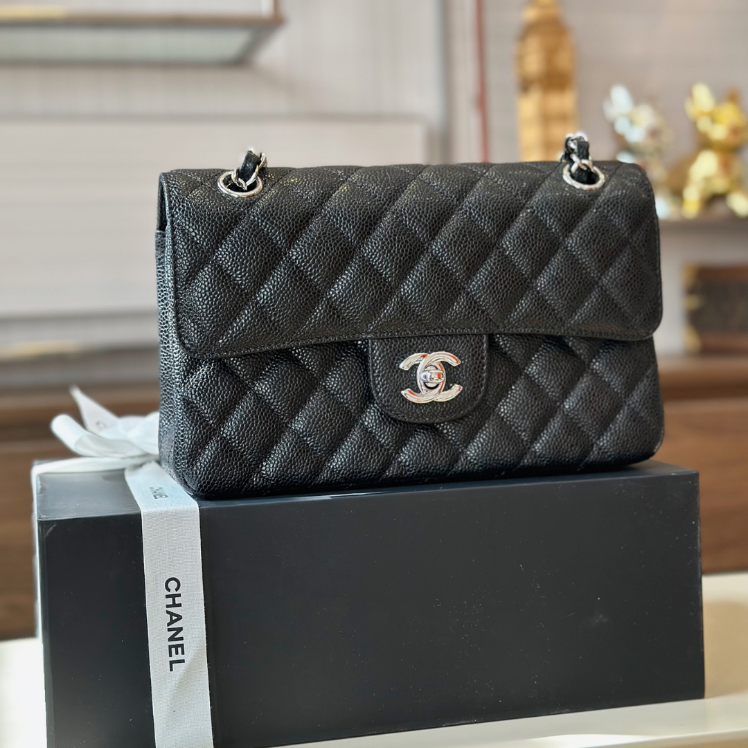Chan*l classic 11 handbags woman’s black leather lock silver 23cm - main image