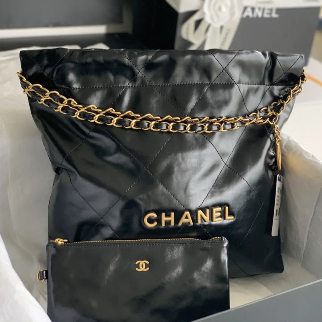 Chan*l 22 small handbag in black - main image
