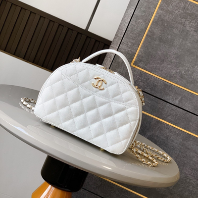 Chan*l matelasse shoulder bag - main image