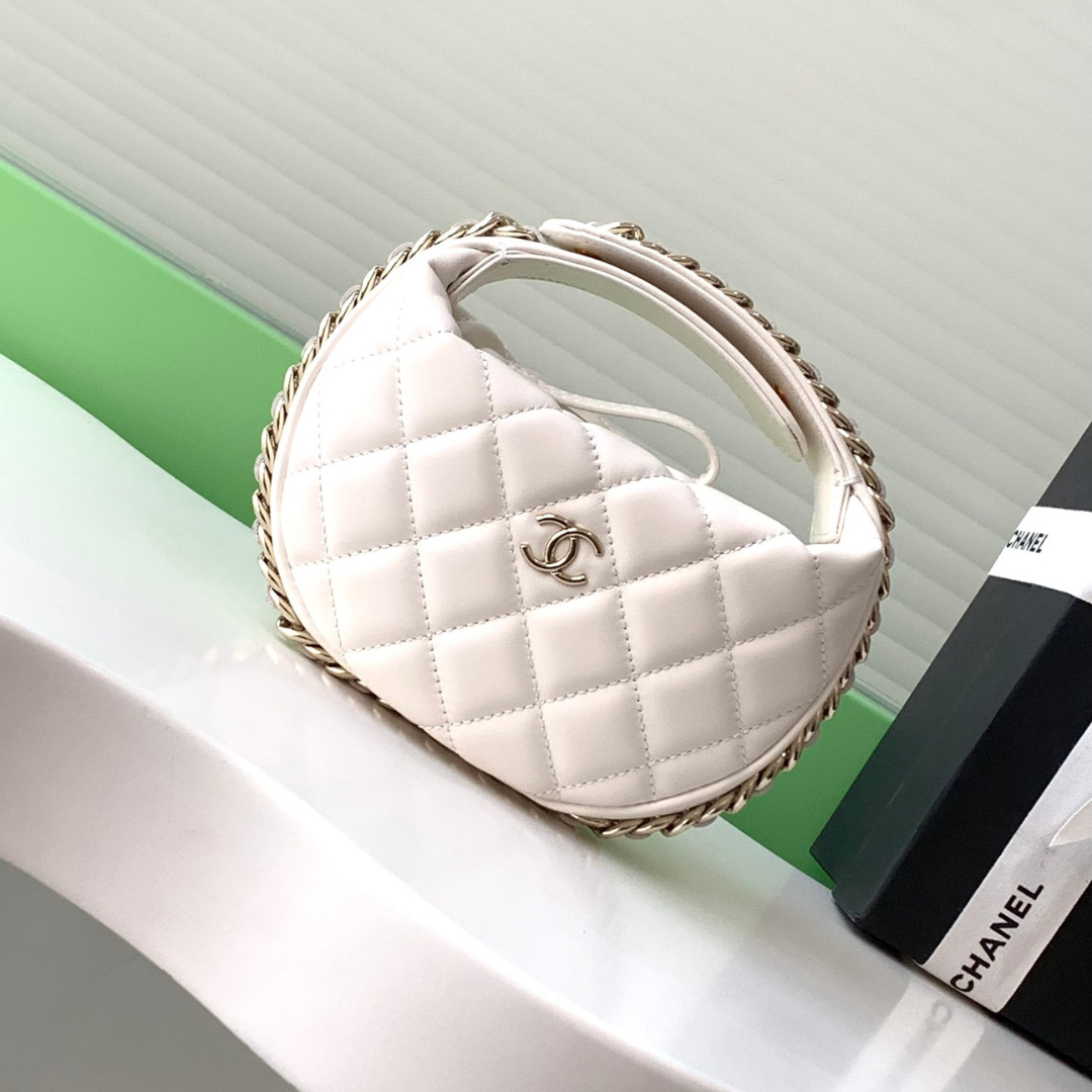 Chan*l 23c white hula hoop clutch - main image