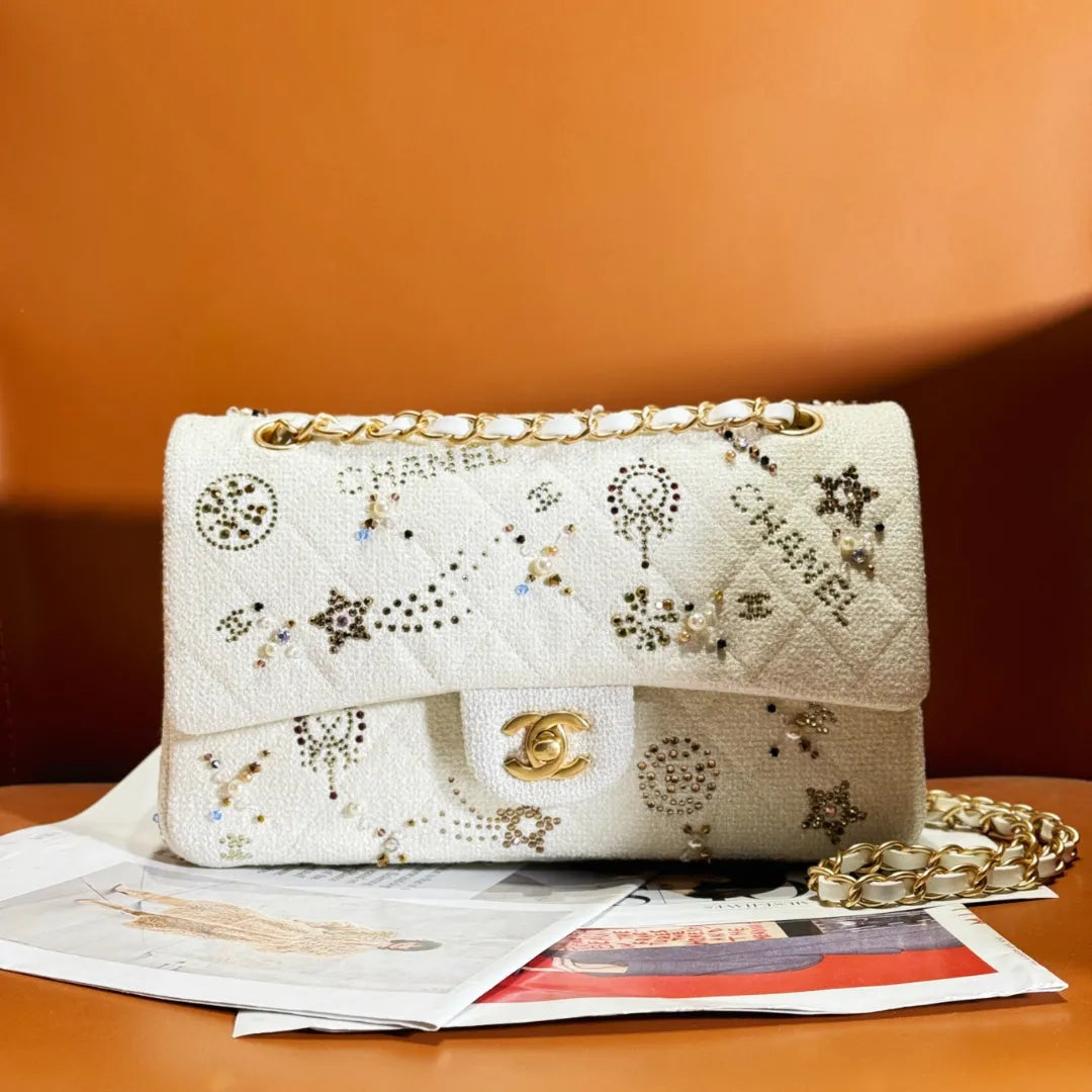 Chan*l flap bag leather bag with gold hardware - main image