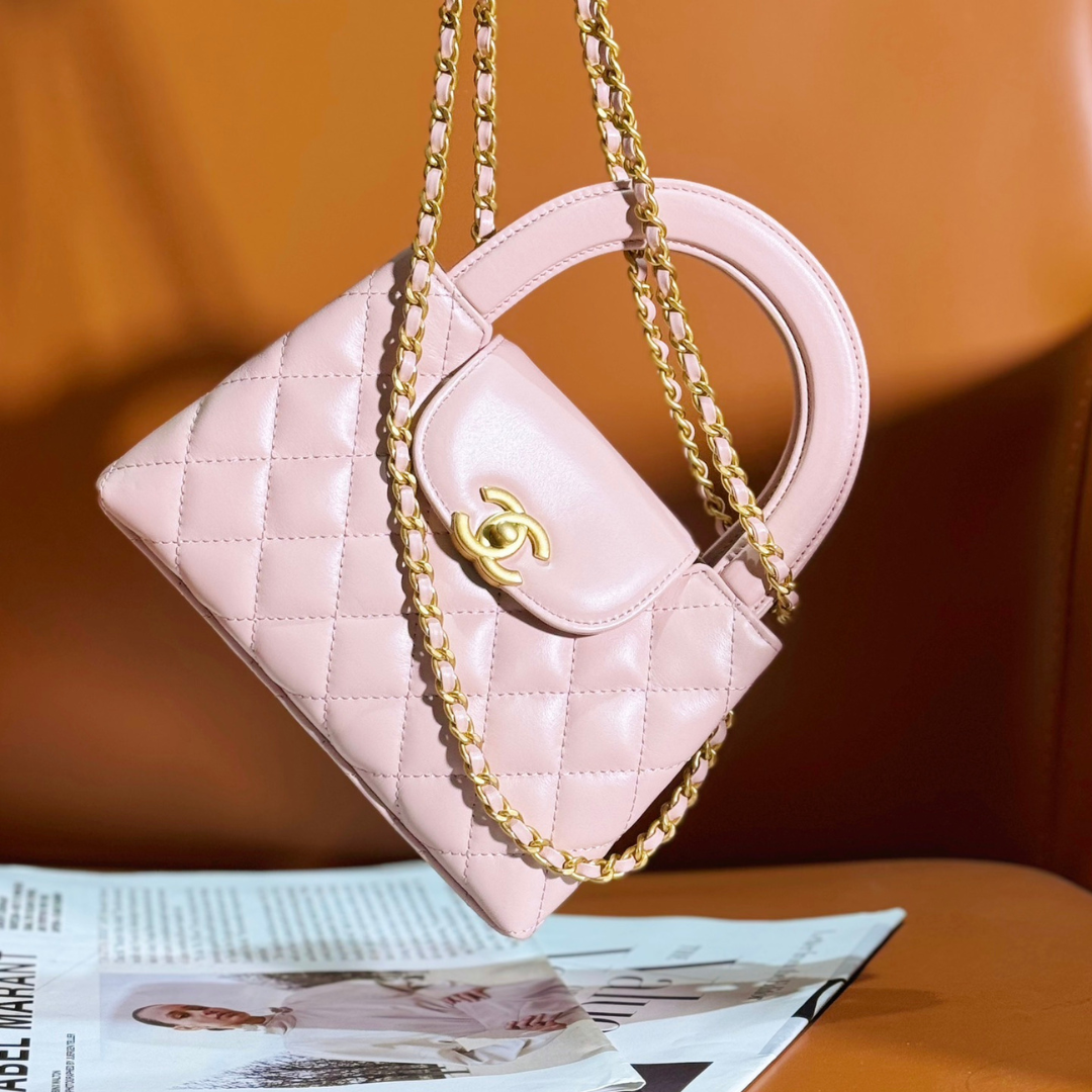 Chan*l lambskin mini kelly chain bag light pink - main image
