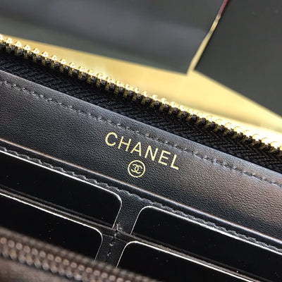 Chan*l wallet black grained leather gold lock 19×10.5cm - image 4