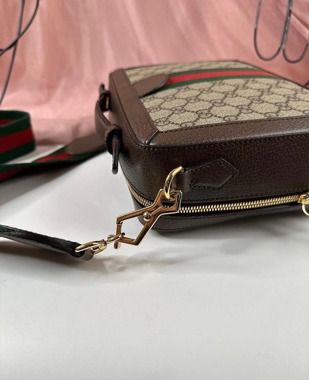Guc*i brown small gg supreme ophidia bag - image 3