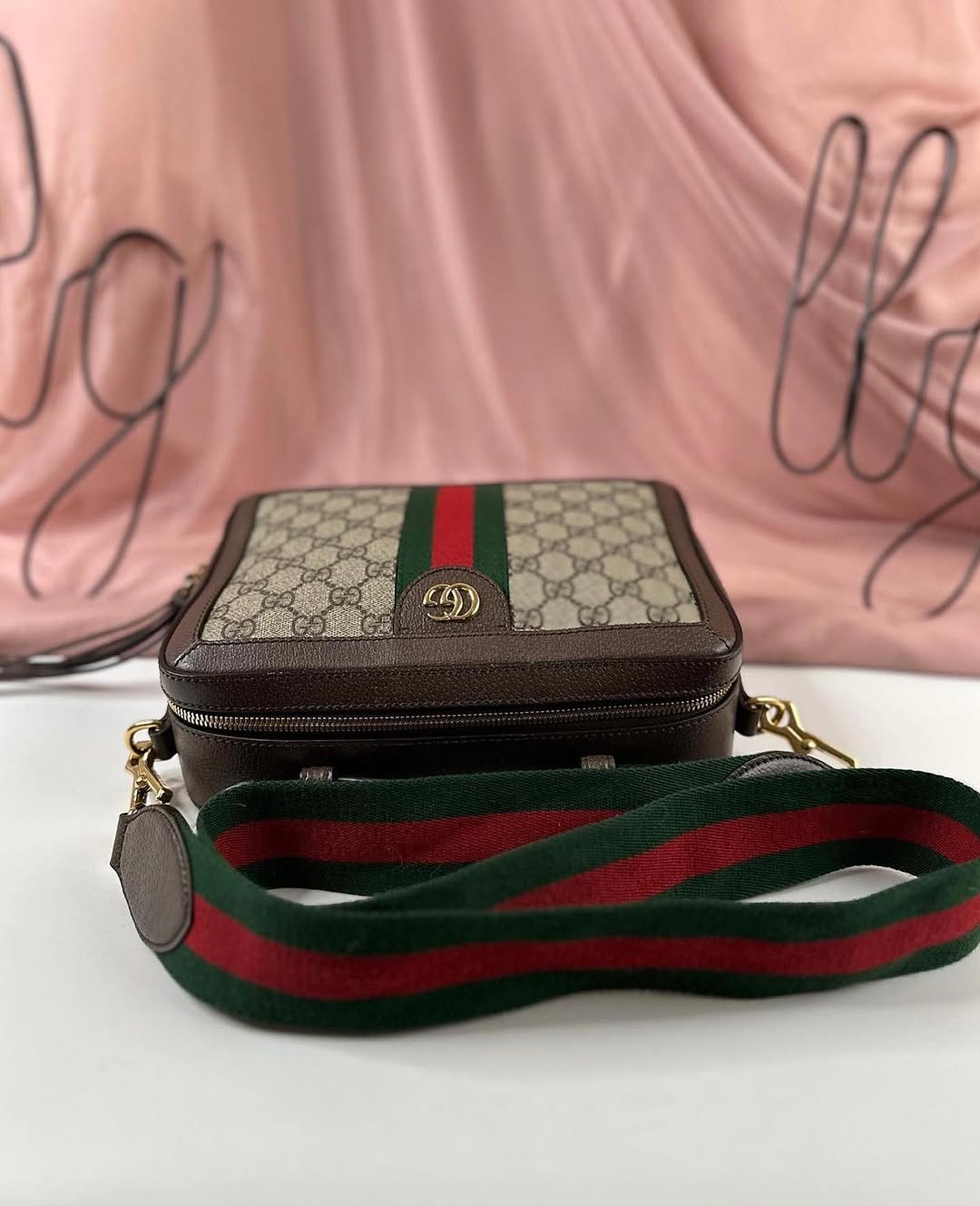 Guc*i brown small gg supreme ophidia bag - image 4