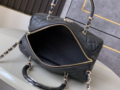 Chan*l matelasse black shoulder bag leather - image 4