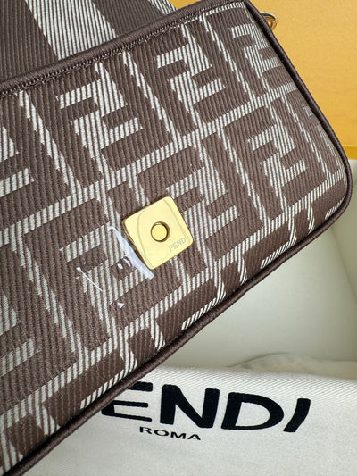 Fe*di baguette bag - image 7